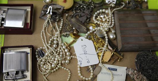 A pair of 9ct gold cufflinks, three silver brooches and a quantity of costume jewellery and other items.